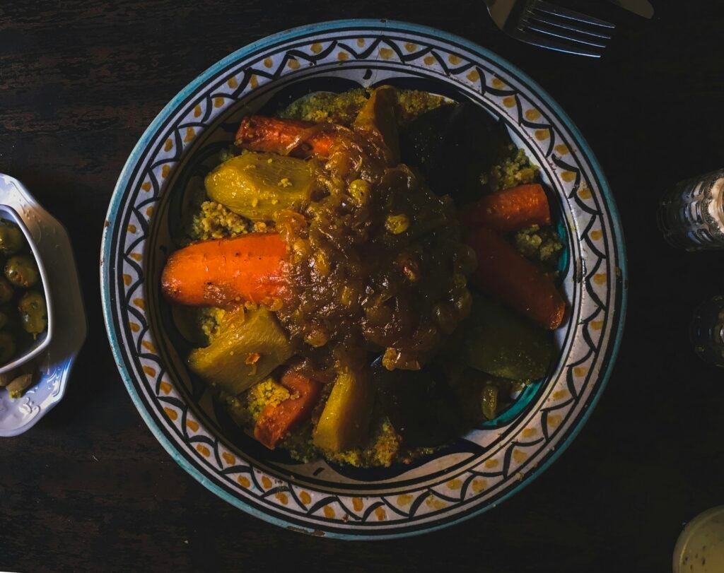 Cuenco de sopa marroquí, una de las degustaciones de un tour gastronómico en Tánger